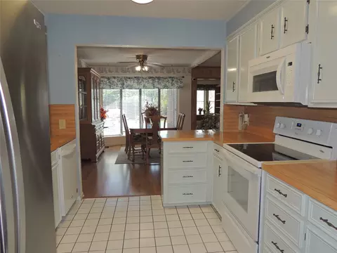 Kitchen - 925 Kenwood Dr, Abilene, TX 79601 photo 2 of 2