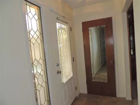 Entry Way - 925 Kenwood Dr, Abilene, TX 79601 photo 2 of 3