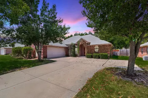 229 Wellington Trl, Weatherford, TX 76085