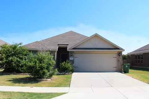 108 Magnolia Dr, Sanger, TX 76266