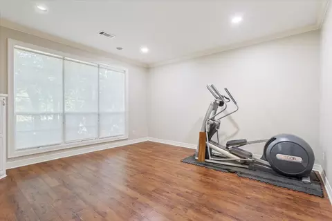 Living - 9412 Silverthorn Dr, Waco, TX 76708 photo 5 of 5