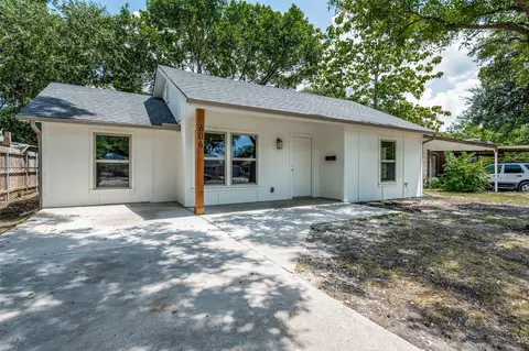 606 SE 12th St, Grand Prairie, TX 75051