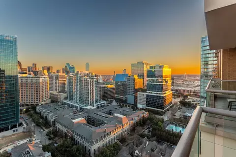 2300 Wolf St #19A, Dallas, TX 75201