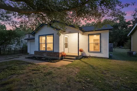 2108 Denison St, Denton, TX 76201