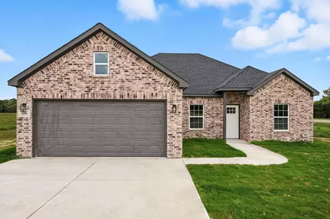 106 Center Dr, East Tawakoni, TX 75472