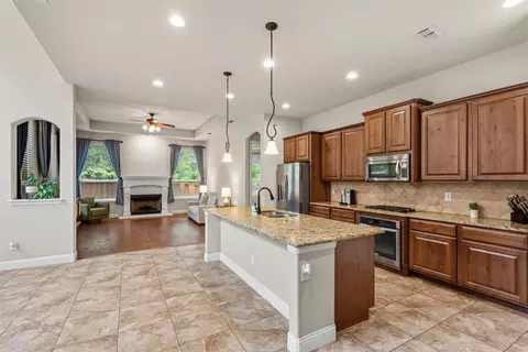 3536 Treetop Dr, Euless, TX 76040