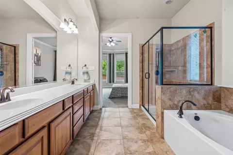 Entry Way - 3536 Treetop Dr, Euless, TX 76040 photo 3 of 4