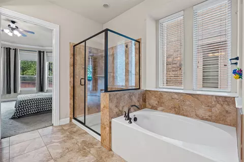 Bath - 3536 Treetop Dr, Euless, TX 76040 photo 1 of 4