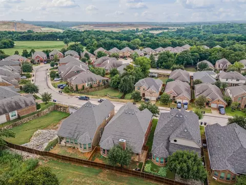 View/Area - 3536 Treetop Dr, Euless, TX 76040 photo 2 of 4