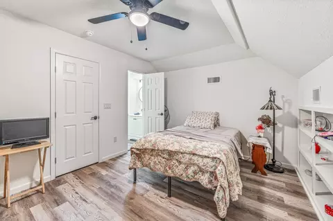 Bedroom - 129 Hogan St, Comanche, TX 76442 photo 4 of 5