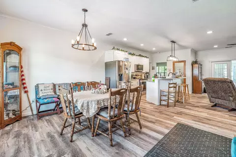 Dining - 129 Hogan St, Comanche, TX 76442 photo 1 of 1