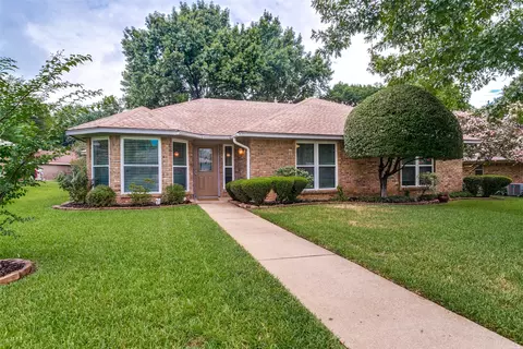 1403 Bogard Ln, Lewisville, TX 75077