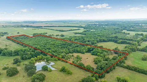 5068 County Road 15200, Deport, TX 75435