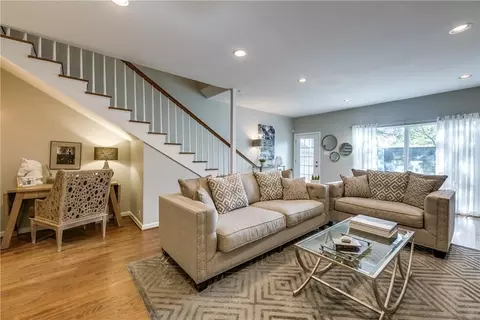 7526 W Northwest Hwy #1, Dallas, TX 75225