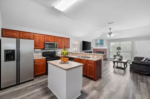 7321 Grass Valley Trl, Fort Worth, TX 76123