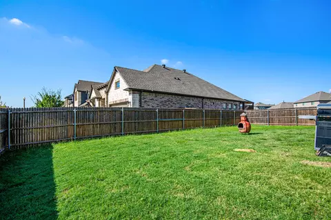 Exterior - 8801 Conroe Dr, Argyle, TX 76226 photo 3 of 3