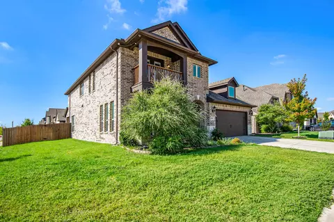 Exterior - 8801 Conroe Dr, Argyle, TX 76226 photo 2 of 3