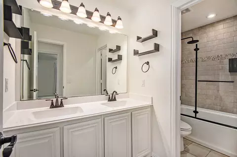 Bath - 8801 Conroe Dr, Argyle, TX 76226 photo 4 of 4
