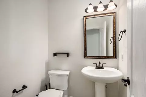 Bath - 8801 Conroe Dr, Argyle, TX 76226 photo 2 of 4