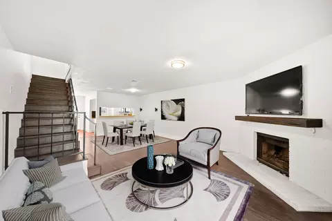 88 Winchester Dr, Euless, TX 76039