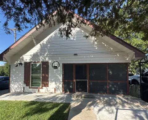 108 White St, Italy, TX 76651