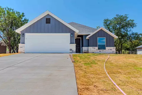 5806 N Lakeside Hills Ct, Granbury, TX 76048