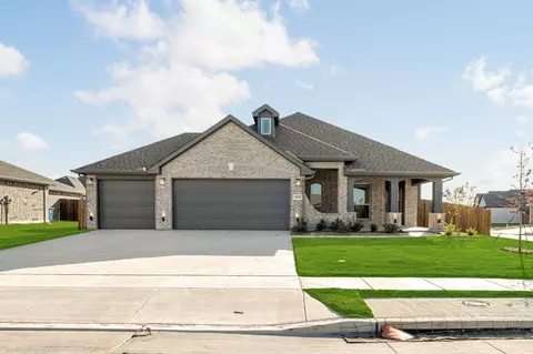 909 Driftwood Ln, Nevada, TX 75173