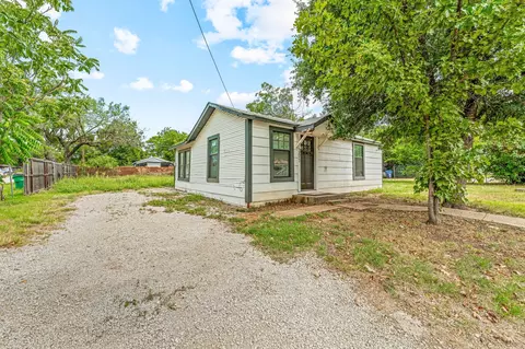 301 Gleese St, Graham, TX 76450