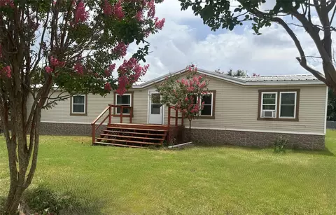 978 Old Church Rd, Waxahachie, TX 75165