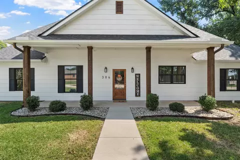 306 Eagle Dr, Eddy, TX 76524 photo 3