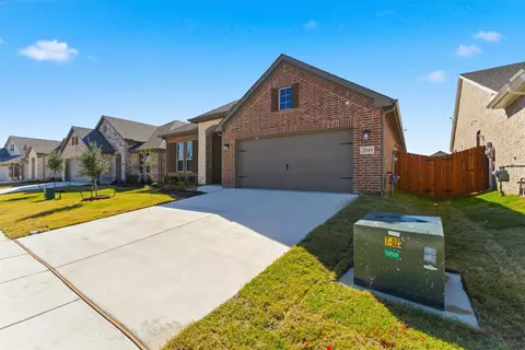 Exterior - 2041 Kelva Dr, Haslet, TX 76052 photo 5 of 9