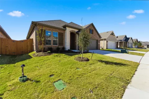 Exterior - 2041 Kelva Dr, Haslet, TX 76052 photo 4 of 9