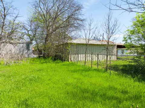 509 Navarro Ave, Mart, TX 76664 photo 7