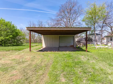 509 Navarro Ave, Mart, TX 76664 photo 4
