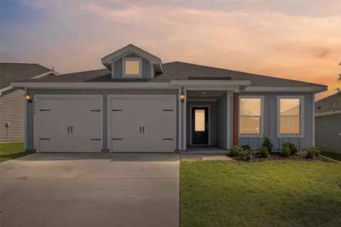 9936 Voyager Ln, Fort Worth, TX 76131
