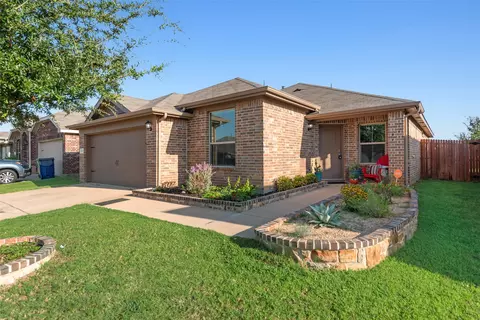 821 Walls Blvd, Crowley, TX 76036