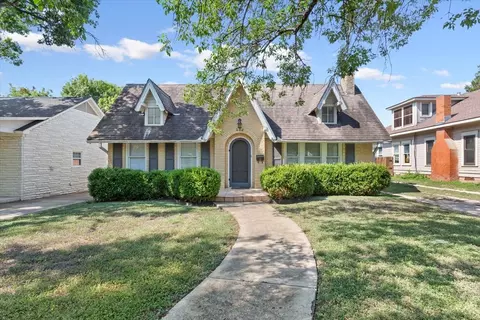 202 N 30th St, Waco, TX 76710
