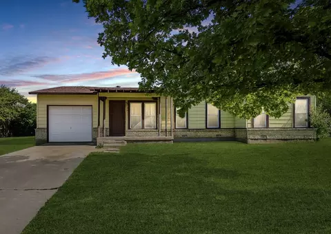 5121 Sabelle Ln, Haltom City, TX 76117