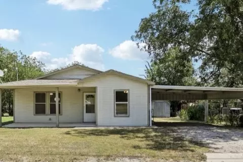 502 N Travis St, Comanche, TX 76442
