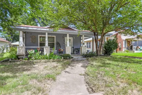 107 Scurlock Ave, Cleburne, TX 76031