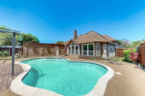 622 Meadowcrest Dr, Highland Village, TX 75077