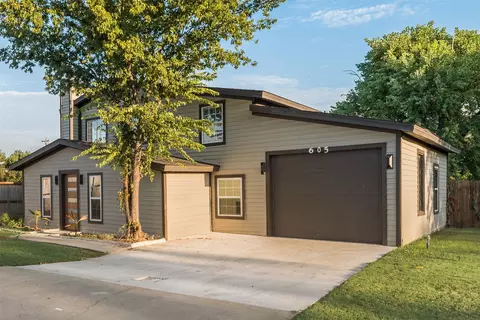 605 Hillside Cir, Little Elm, TX 75068