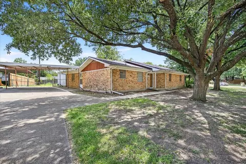 1207 Royal Dr, Kaufman, TX 75142