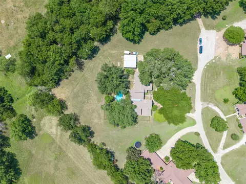 104 Acorn Ln, Comanche, TX 76442