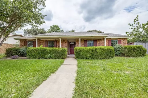 1809 Lewis Trl, Grand Prairie, TX 75052