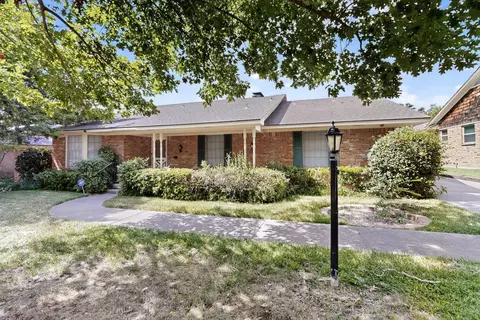 10533 Silverock Dr, Dallas, TX 75218