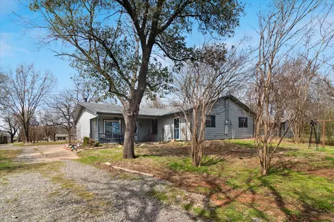 307 N Denison St, Bells, TX 75414