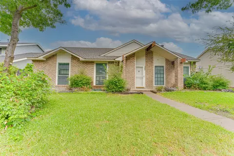 143 Kingsbridge Dr, Garland, TX 75040