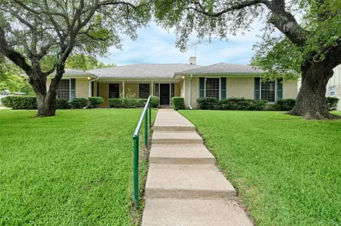 24 Mullaney St, Greenville, TX 75402