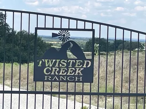 217 Park Meadows Dr, Gustine, TX 76455
